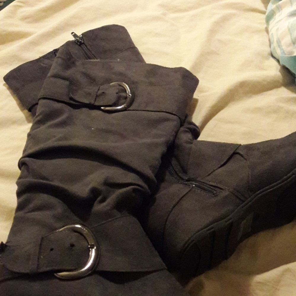 Grey boots